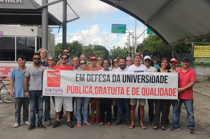 Manifestação fechou a UFS e serviu café da manhã (Roberto Oliveira/ADUFS)